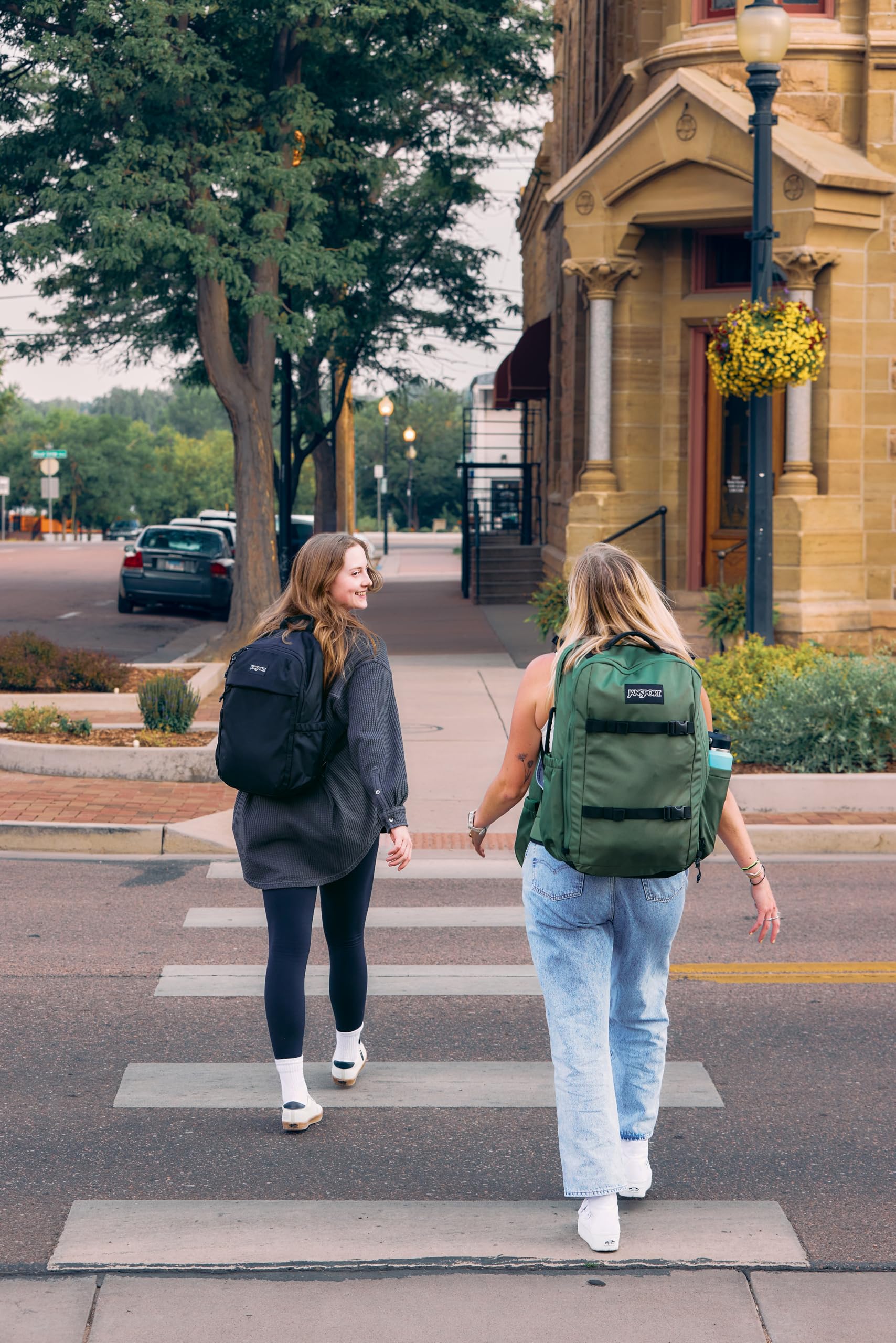 JanSport Venture Pack System – Travel Pack With Large Main Compartment, 4 Water Bottle Pockets, Adjustable Torso Length, Perimeter Wireframe Suspension, Tuck-Away Straps, Padded Hip Belt, Black - Image 6
